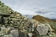 70 Pietre sistemate a mo' di riparo-ricovero 